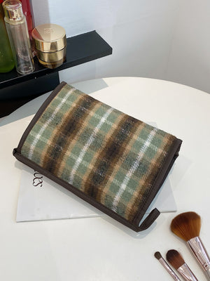Contrast Plaid Clutch with Zipper e7af413e-3cc9-4fb4-b00f-5fa1e63ab893-Max Trendsi