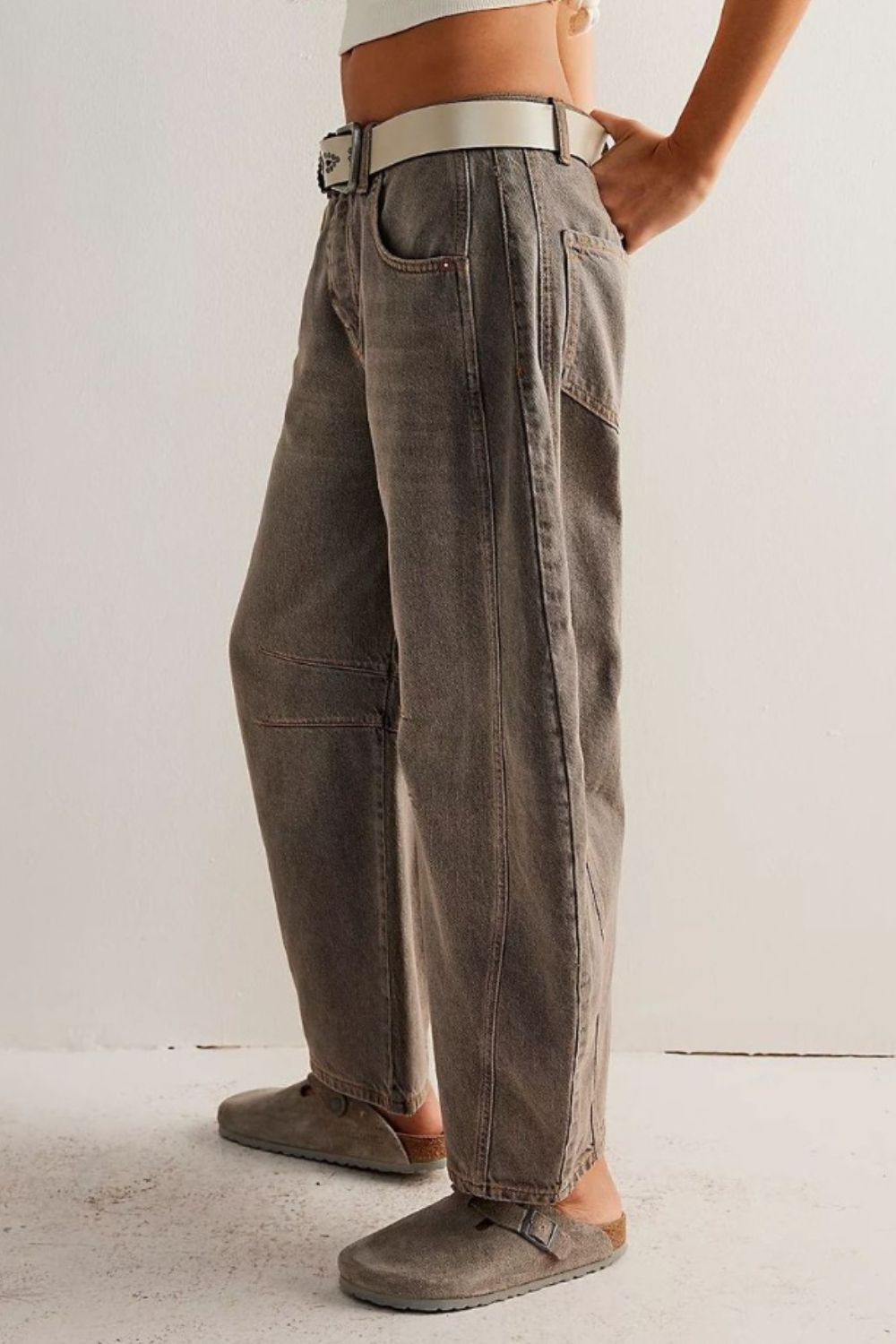 Wide Leg Jeans with Pockets e973a049-c7b3-46ef-b3b4-9e653df978f6-Max Trendsi