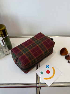 Contrast Plaid Clutch with Zipper ea4f3374-3fce-4b55-be9e-8aa1731f0ef3-Max Trendsi