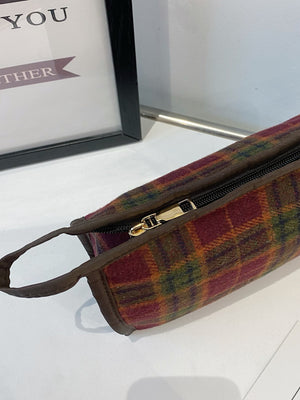 Contrast Plaid Clutch with Zipper eaa3c35f-60ec-4f57-a0c2-ccf4a8455f91-Max Trendsi