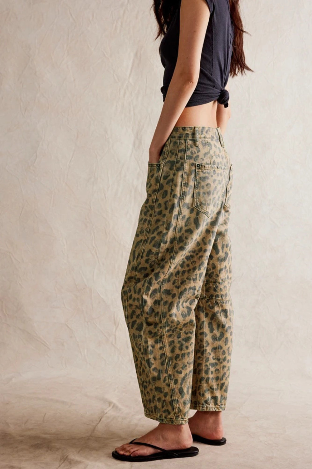 Wide Leg Jeans with Pockets eea27f5e-792d-4d5c-b54c-0505b2f78dab-Max Trendsi