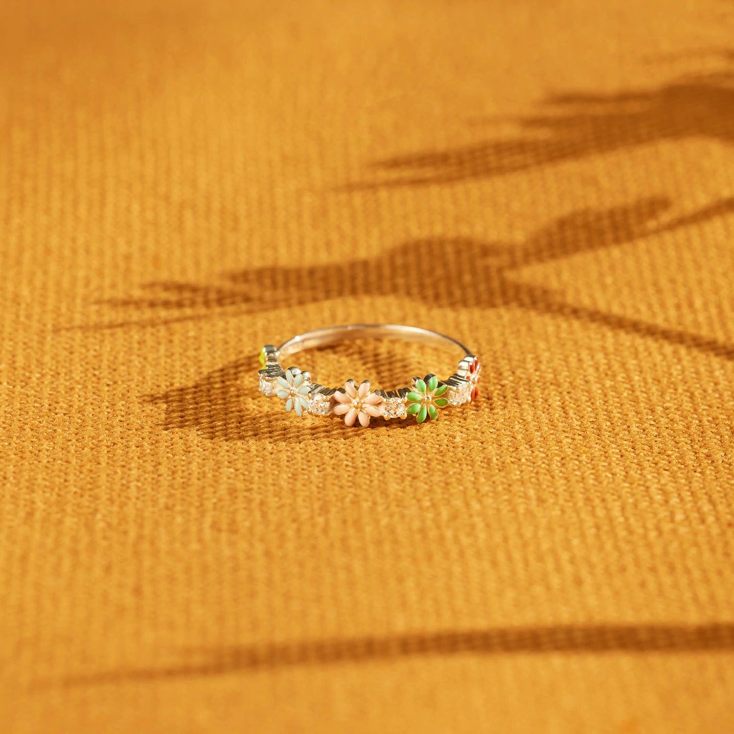 Flower Shape 925 Sterling Silver Zircon Ring f2a7c0a8-4207-415f-9ef4-28db749d2310-Max Trendsi