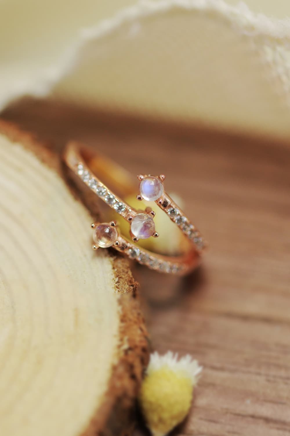 High Quality Natural Moonstone 925 Sterling Silver Ring f6b4949ebf2c41bd9631d7eb30652900-Max Trendsi