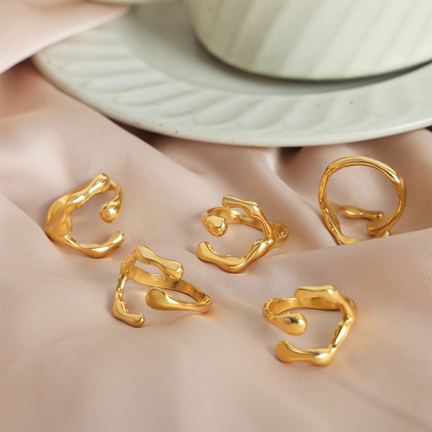 18K Gold-Plated Irregular Open Ring f70dfa95-e556-4d33-97eb-cd6bab05f07c-Max Trendsi