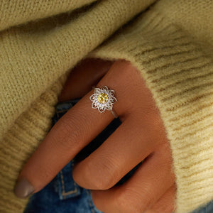 Flower Shape Zircon Platinum-Plated 925 Sterling Silver Ring f9287f41-4f54-4d9d-a64d-7da0e30d7b52-Max Trendsi