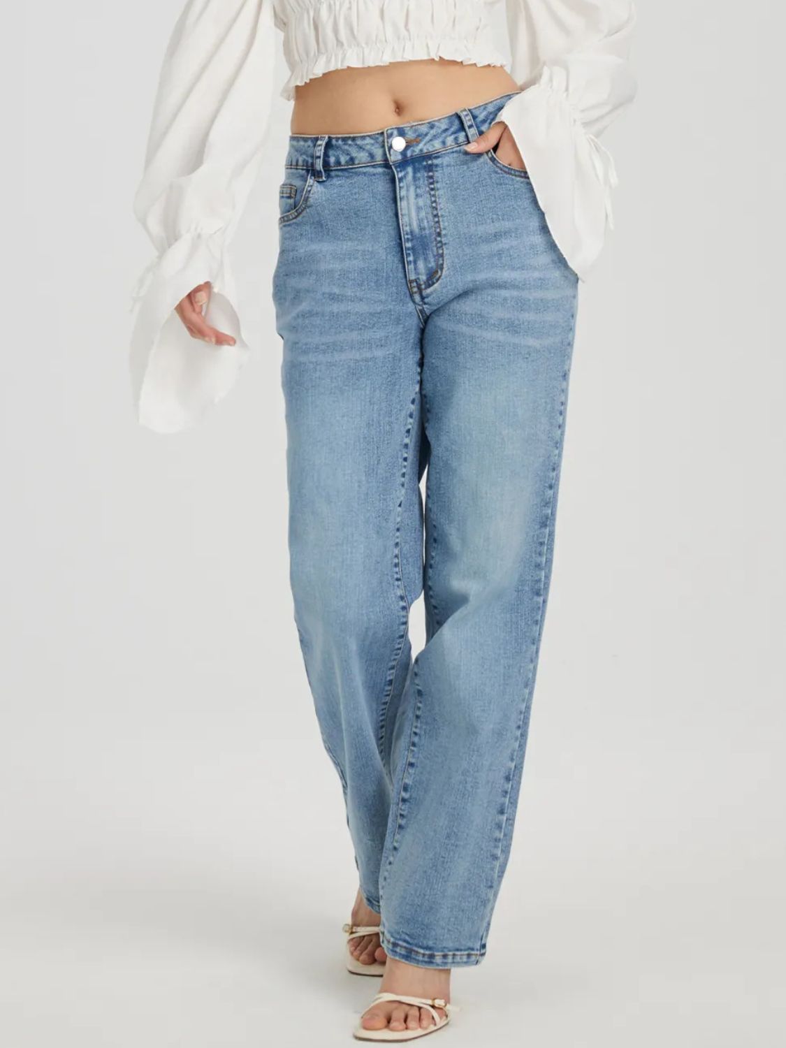 Straight Jeans with Pockets fb170716-15d6-4813-b1b3-f59ab1cac5f2-Max Trendsi