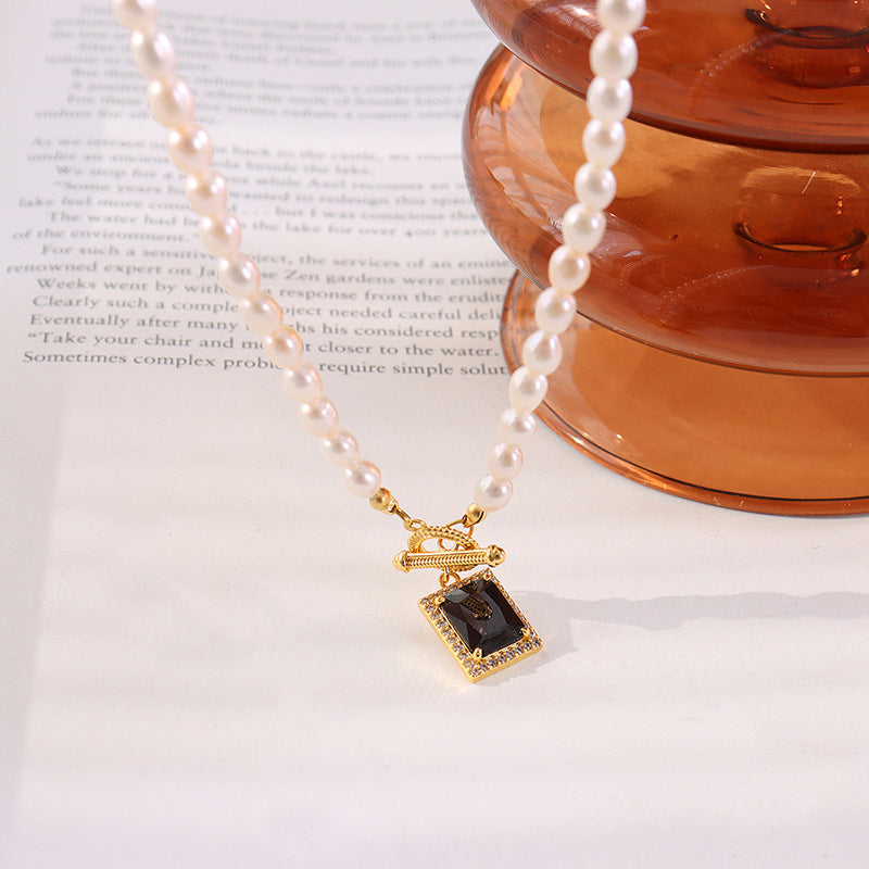 18K gold exquisite dazzling pearl and square inlaid gem design pendant necklace fe2be189-ae0d-491f-b053-e8b011869ffb Artshiney